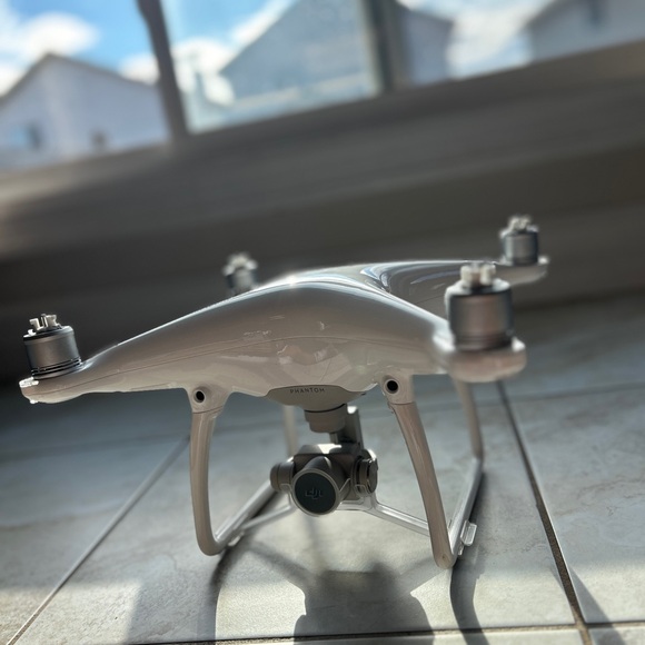 DJI Phantom 4 v 1.2 drone - Picture 3 of 7